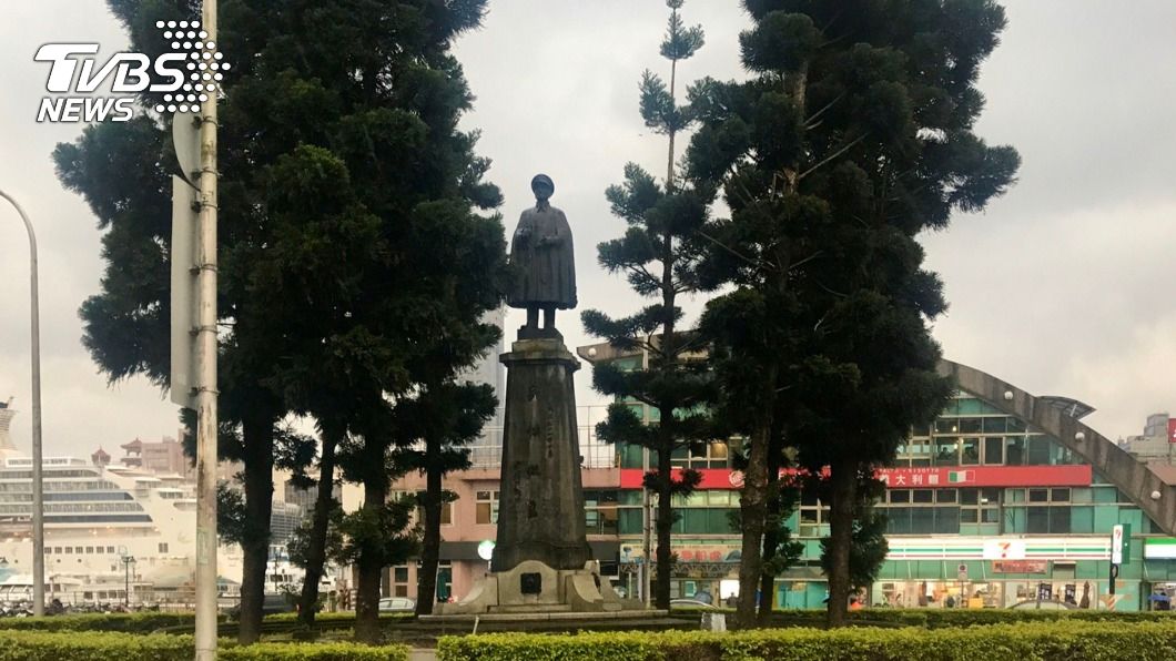 蔣中正銅像研商移往慈湖公園。（圖／中央社）