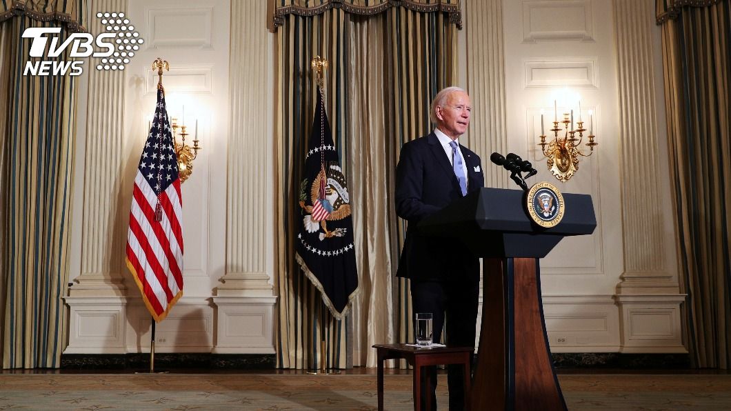 美國總統拜登指出，川普離開白宮前仍維持傳統留了封信。（圖／達志影像路透社）