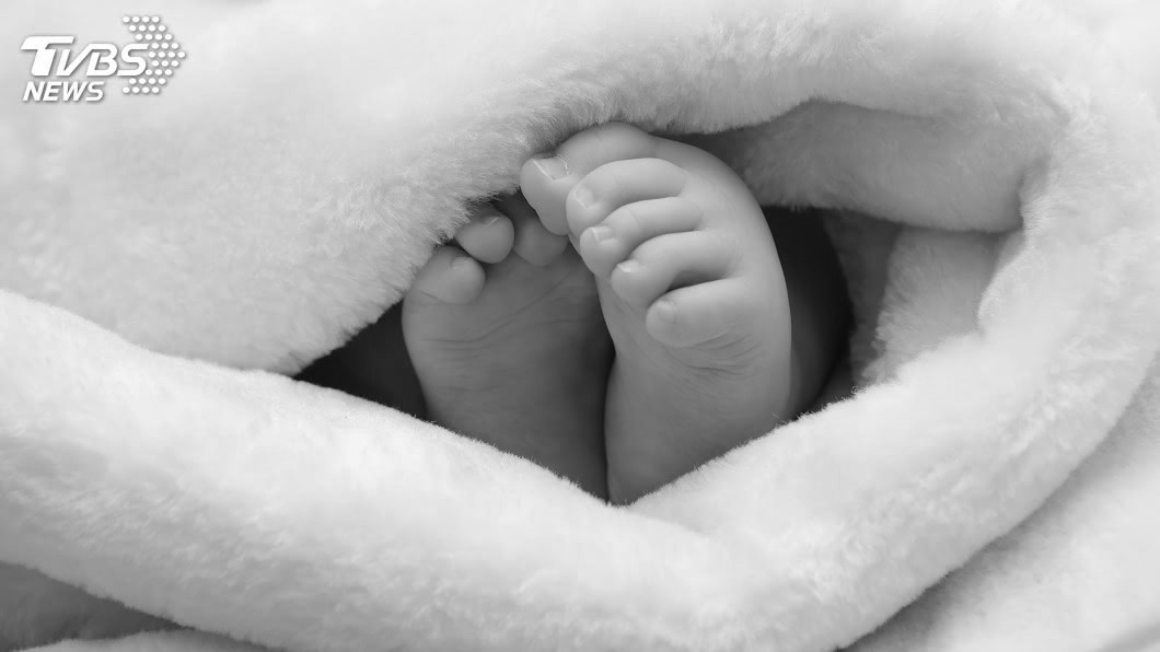 一名早產女嬰被醫師誤判死胎，明明還有氣息卻被醫師指示送往太平間遭活活凍死。（示意圖／shutterstock 達志影像）