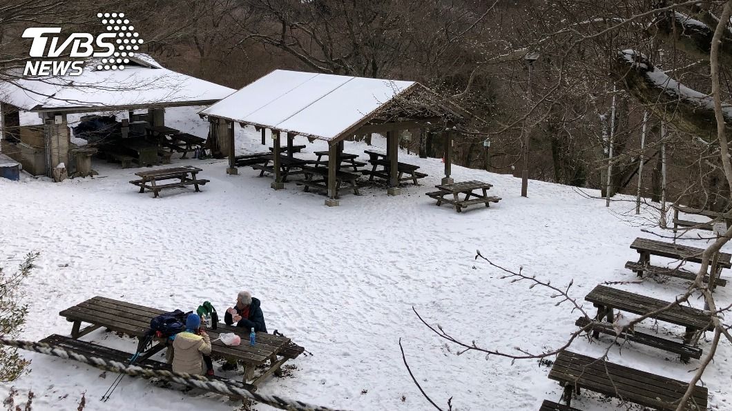 金剛山每年冬季更是大阪地區較難得的玩雪秘境。（圖／中央社）