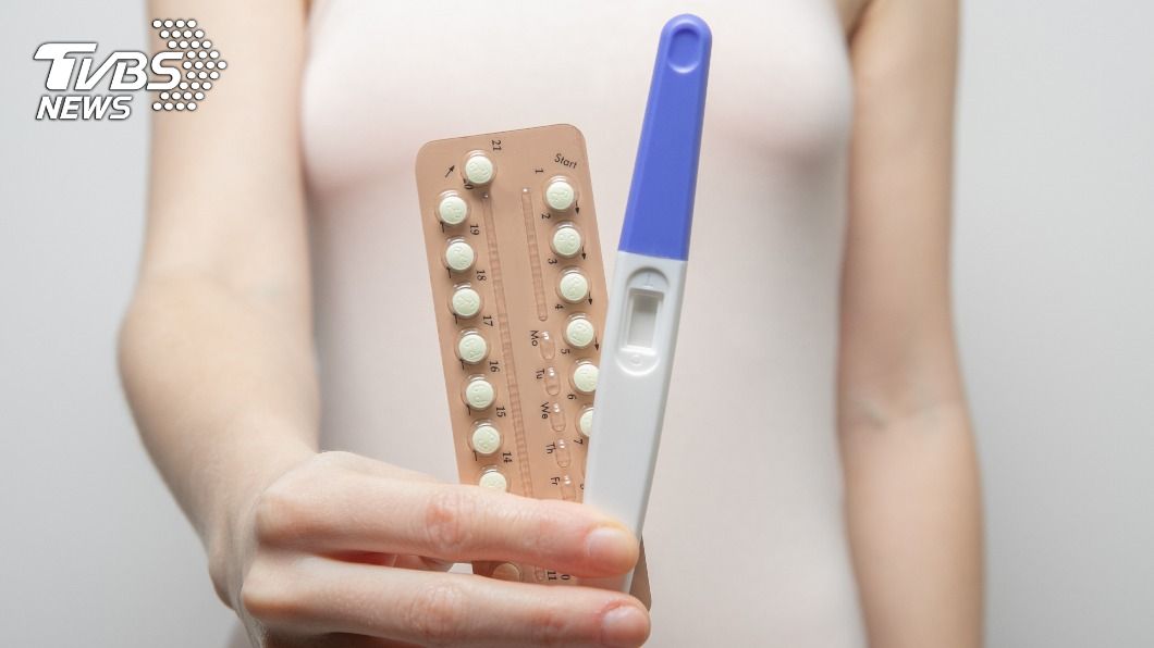 服用避孕藥是許多女生會選擇的避孕方式。（示意圖／shutterstock 達志影像）