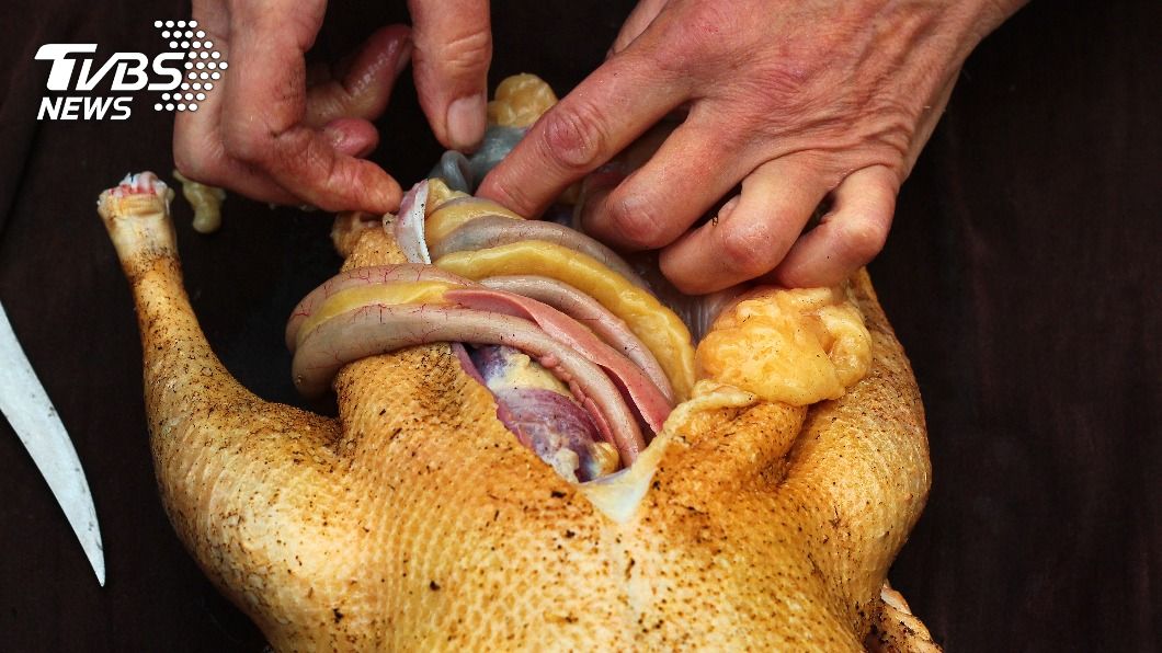 該名婆婆表示吃「雞內臟」會比較聰明。（示意圖／shutterstock達志影像）