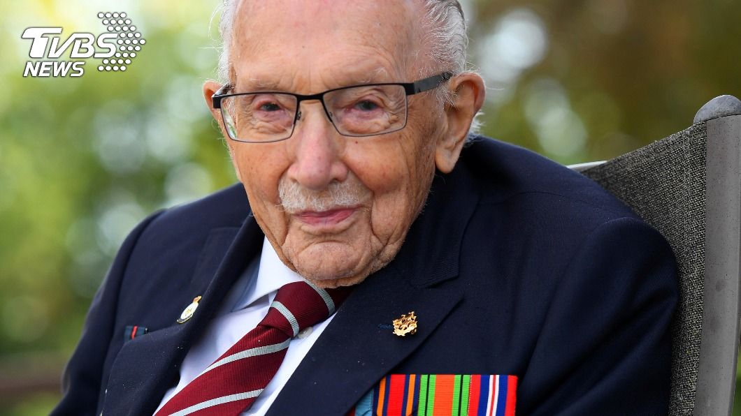 高齡100歲的英國二戰老兵摩爾。（圖／路透社）