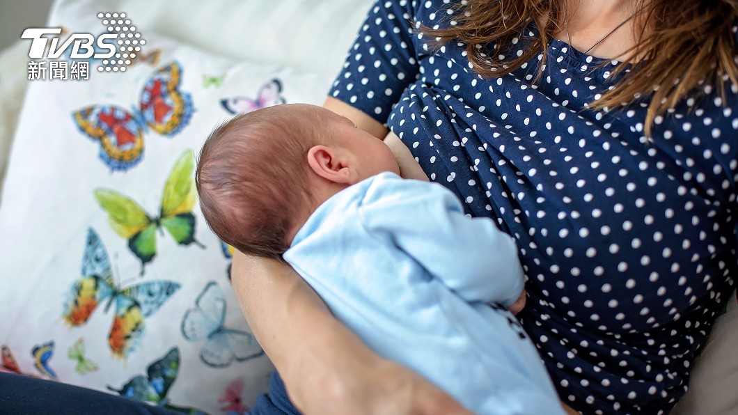 阿根廷一名母親餵母乳時休克，也導致懷中女兒慘死。（示意圖／shutterstock 達志影像）