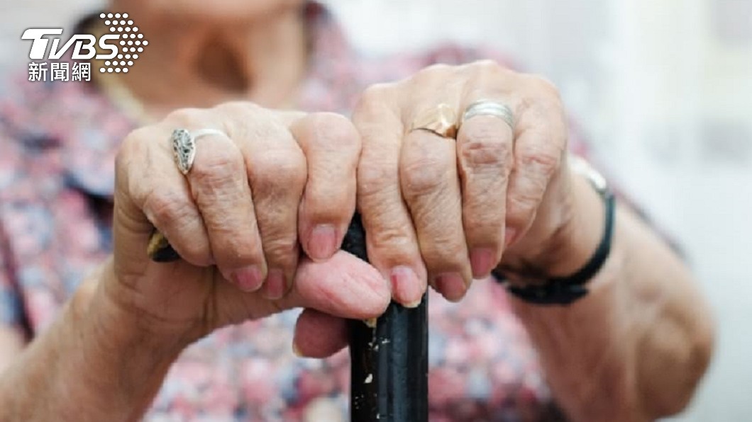 澳洲一名老奶奶遭警電擊，送醫後不治。（示意圖／shutterstock 達志影像）