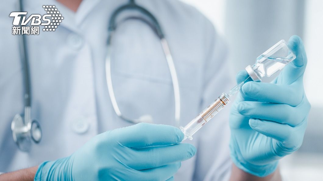 英國藥廠阿斯特捷利康表示，沒有證據顯示疫苗會增加形成血栓的風險。（示意圖／shutterstock達志影像）