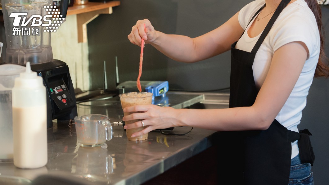 許多店家會將「去冰」飲料放入小碎冰。（示意圖／shutterstock 達志影像）