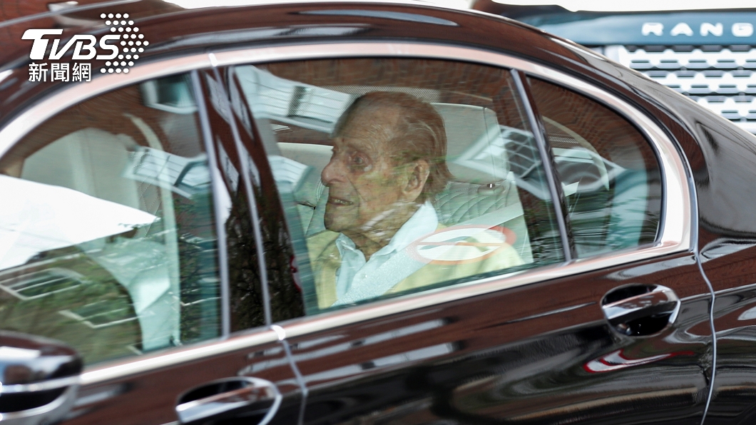 高齡99歲的菲立普親王在住院1個月後順利出院返回溫莎堡。（圖／達志影像路透社）