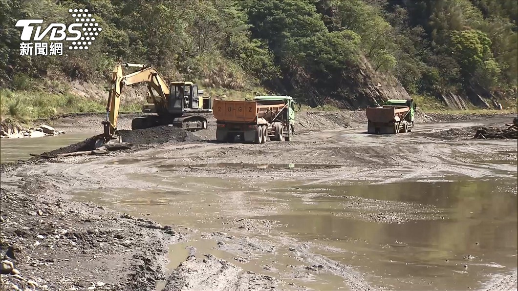國軍支援石門水庫清淤作業任務結束。（圖／TVBS資料畫面）