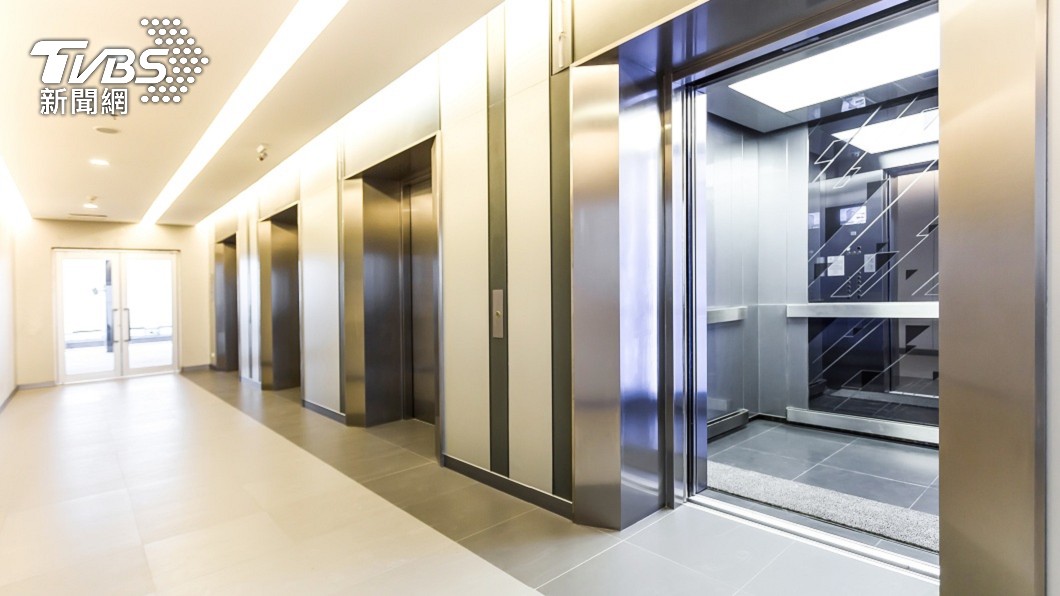 許多民眾的上班地點或是居住的社區大樓都有電梯設備。（示意圖／shutterstock 達志影像）