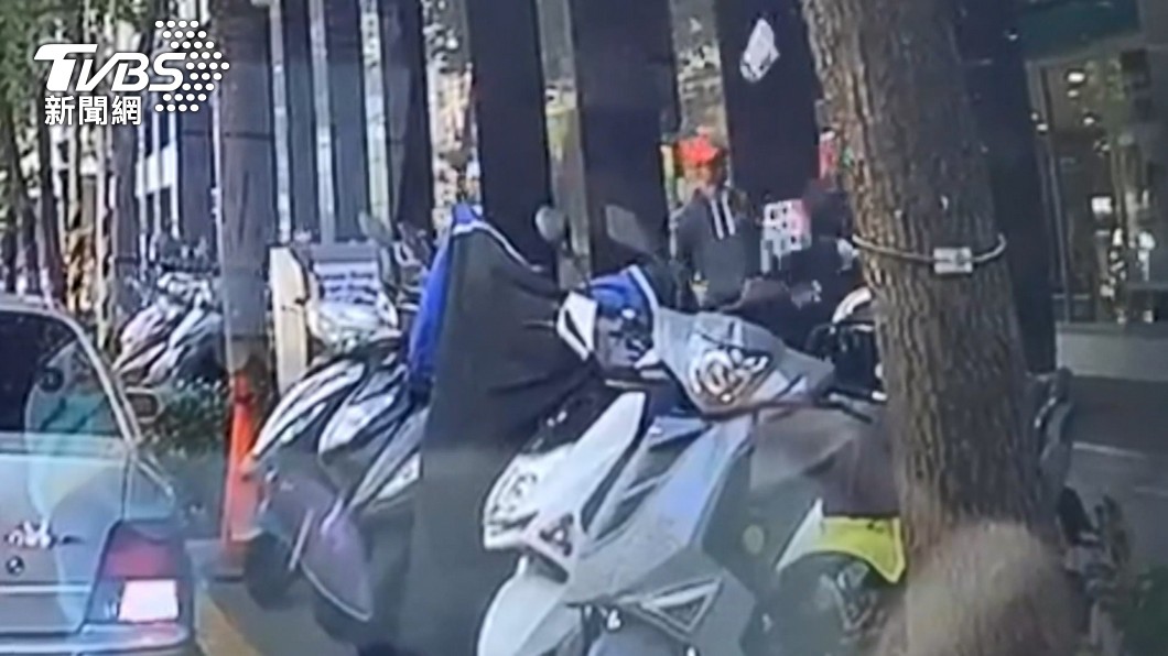 遭控銀行界 時間管理大師 台新主管感情糾紛分行慘遭蛋洗 指控 懲處 Tvbs新聞網