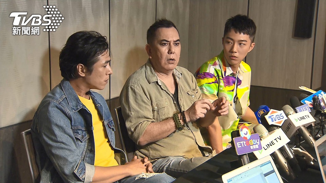 黃秋生獲「就業金卡」首露臉 自曝來台隔離電話被駭│TVBS新聞網