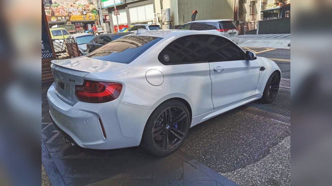 Bmw送修變 波力 車主控產險業務未溝通 車禍 擦撞 駕駛 投訴 自費 Tvbs新聞網