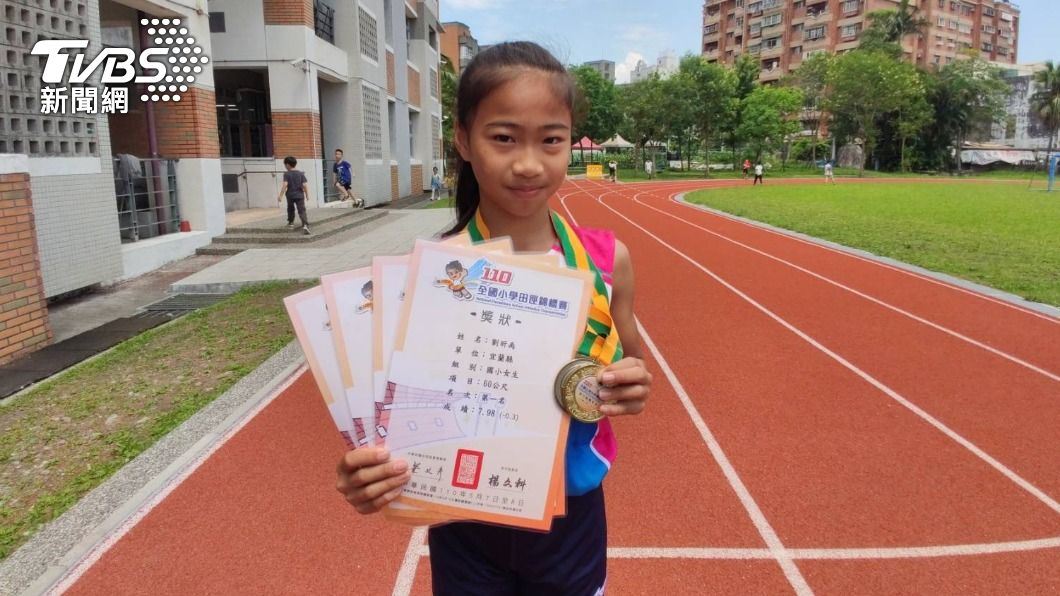 小學六年級的劉昕禹拿下冠軍。（圖／TVBS）