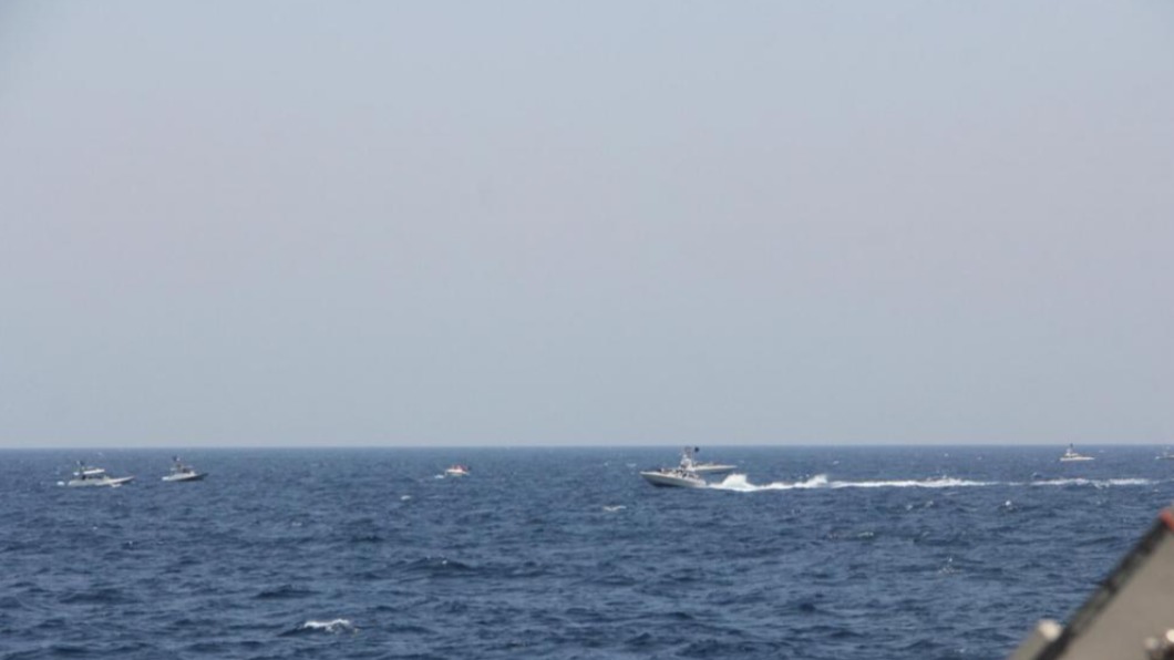 美軍公布伊朗快艇逼近畫面。（圖／翻攝自U.S. Navy Twitter）