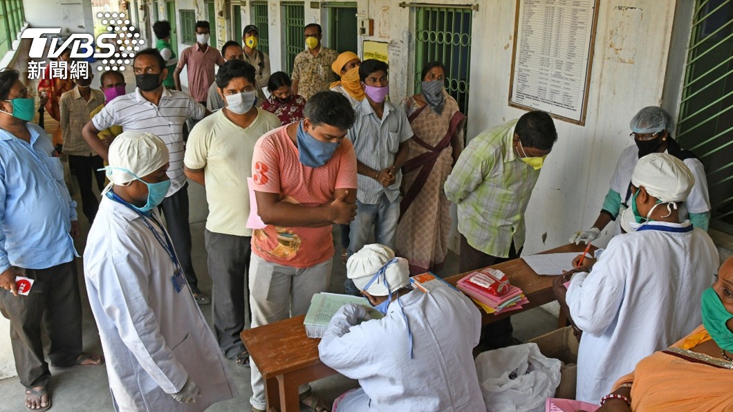 印度目前是全球新冠肺炎疫情最嚴重的國家之一。（示意圖／shutterstock達志影像）