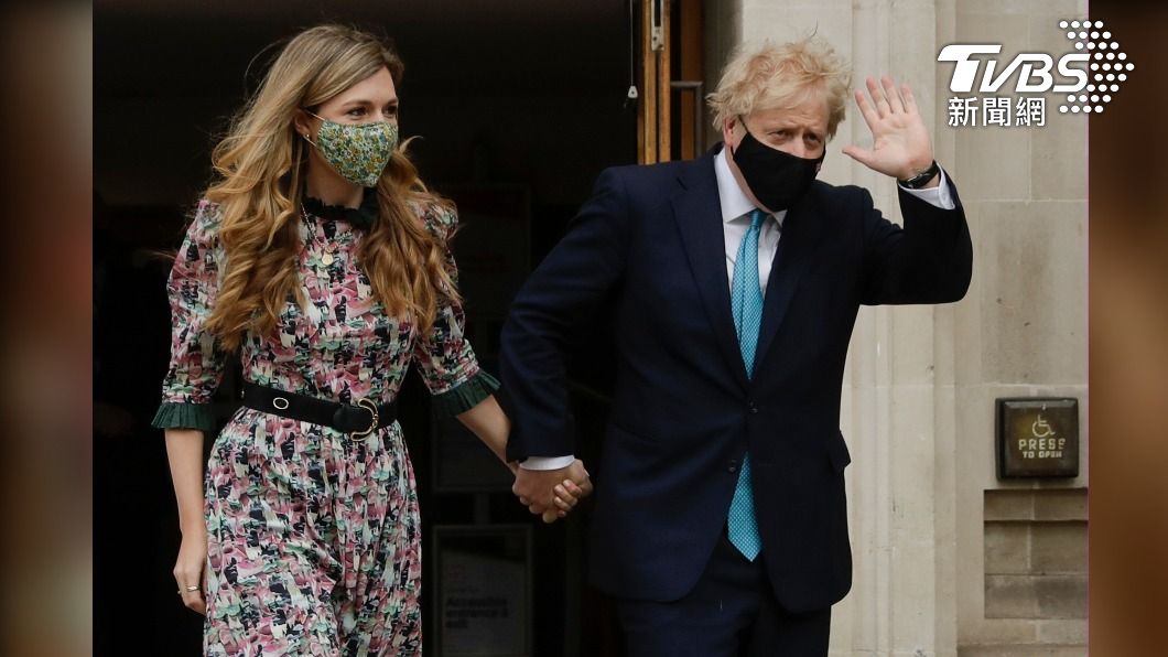 英國首相強生與未婚妻席孟茲。（圖／達志影像美聯社）
