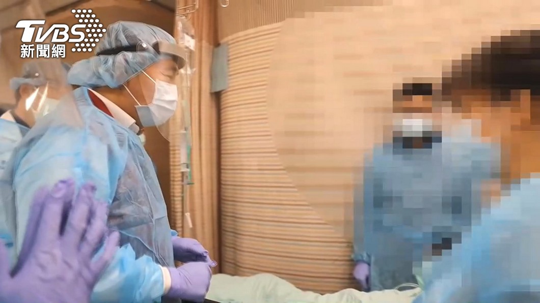 3名護理師阻止確診病患逃院，卻遭水果刀猛砍。（圖／TVBS）