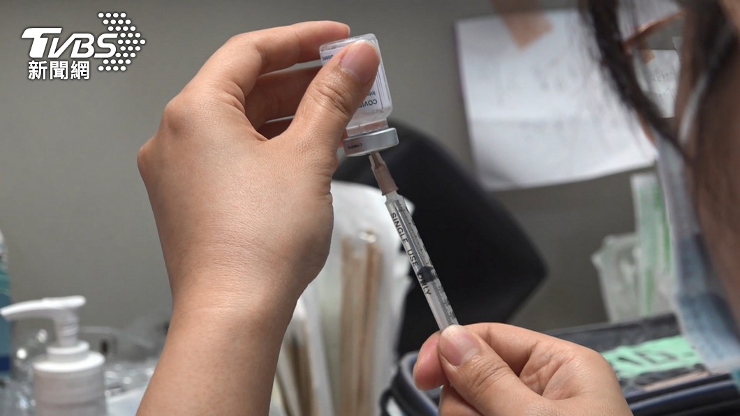 網友爆料，有女大生為打疫苗應徵牙助。（示意圖／TVBS）