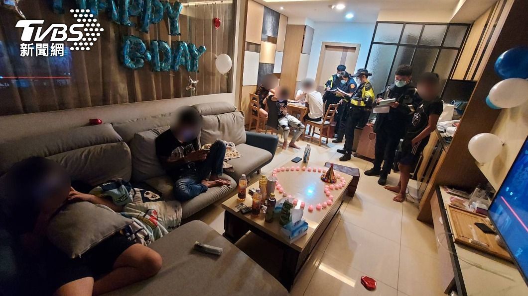 高市警方查獲7名年輕人違反室內群聚規定開慶生趴。（圖／中央社）