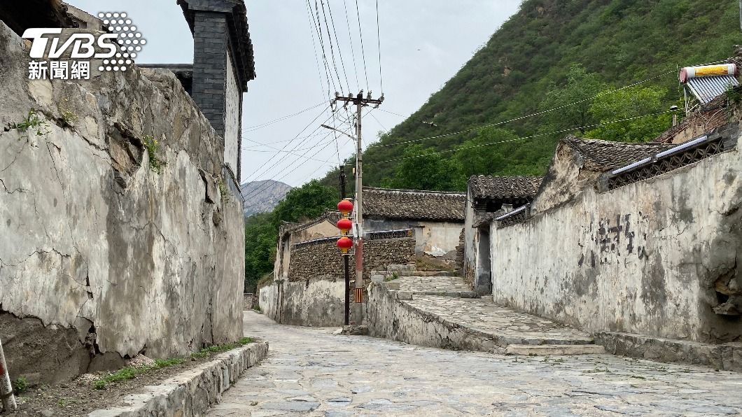 中國大陸近年力推鄉村振興，將古村民宅改造為民宿。（圖／中央社）