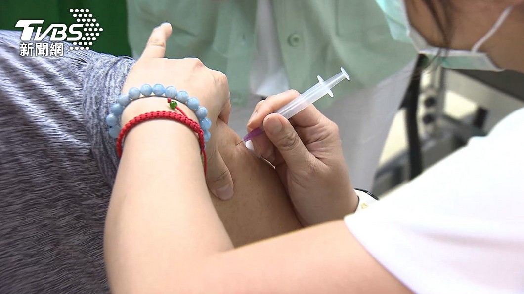 許多人對於疫苗接種存有疑慮，導致目前出現疫苗緩打潮。（圖／TVBS）