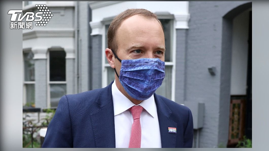 英國衛生大臣韓考克（Matt Hancock）違反防疫規定向首相強生請辭。（圖／達志影像路透社）