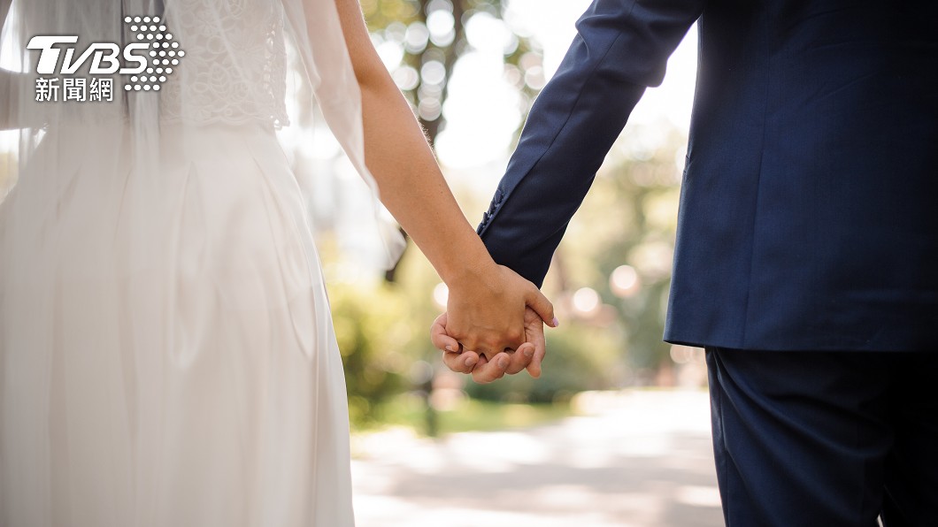 英國一對相守20多年的情侶日前決定舉辦婚禮。（示意圖／shutterstock達志影像）