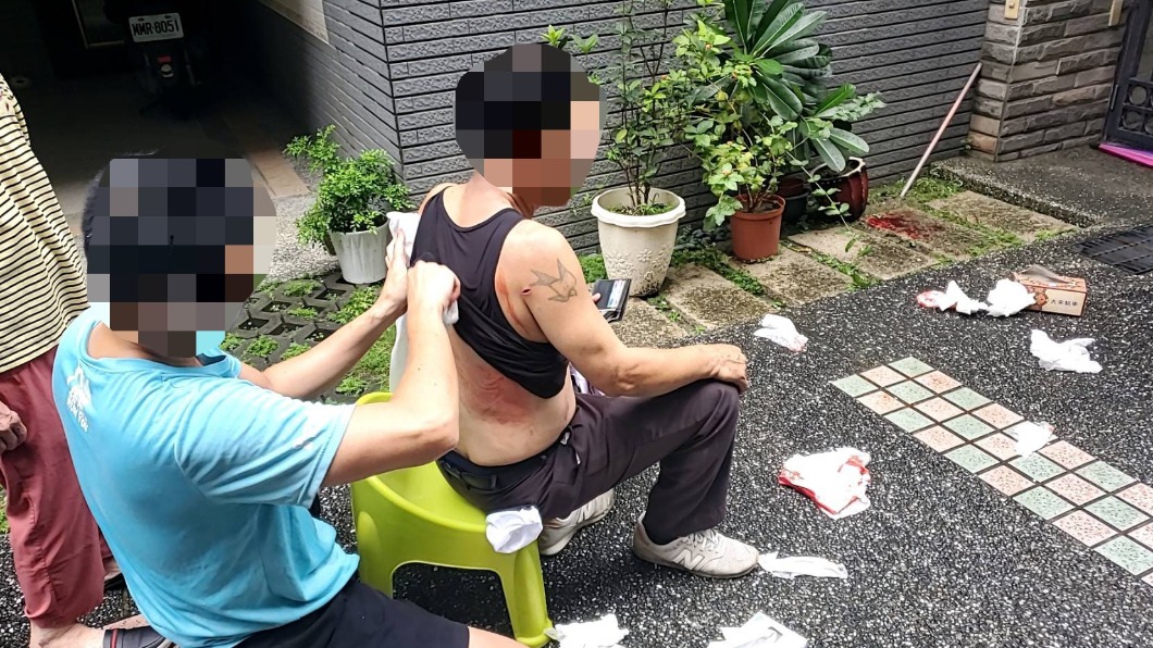 高雄大寮傳出兄持刀砍弟事件。（圖／TVBS） 高雄男拿刀砍弟爆「路人被攻擊」　警方逮捕嫌疑人