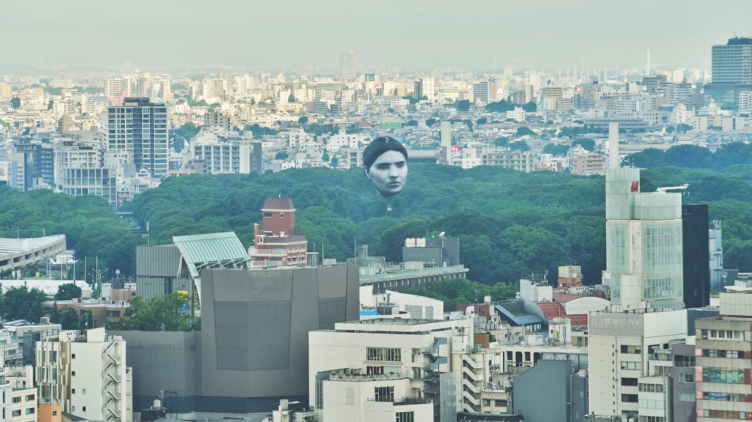 東京上空人頭氣球。（圖／翻攝自まさゆめ官網）