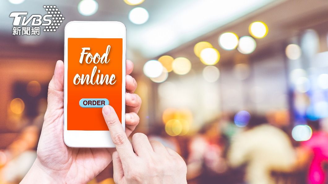 受疫情影響，「數位化」成為餐飲業的經營趨勢。（示意圖／shutterstock達志影像）