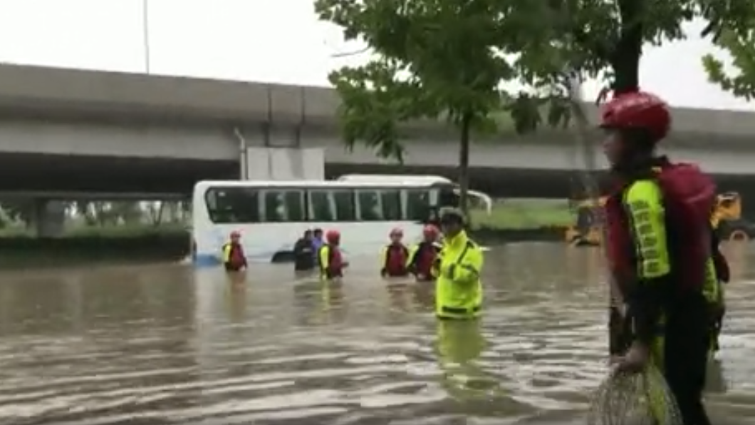 河南省政府表示，16日以來的豪雨已造成全省25人死亡。（圖／ENEX）