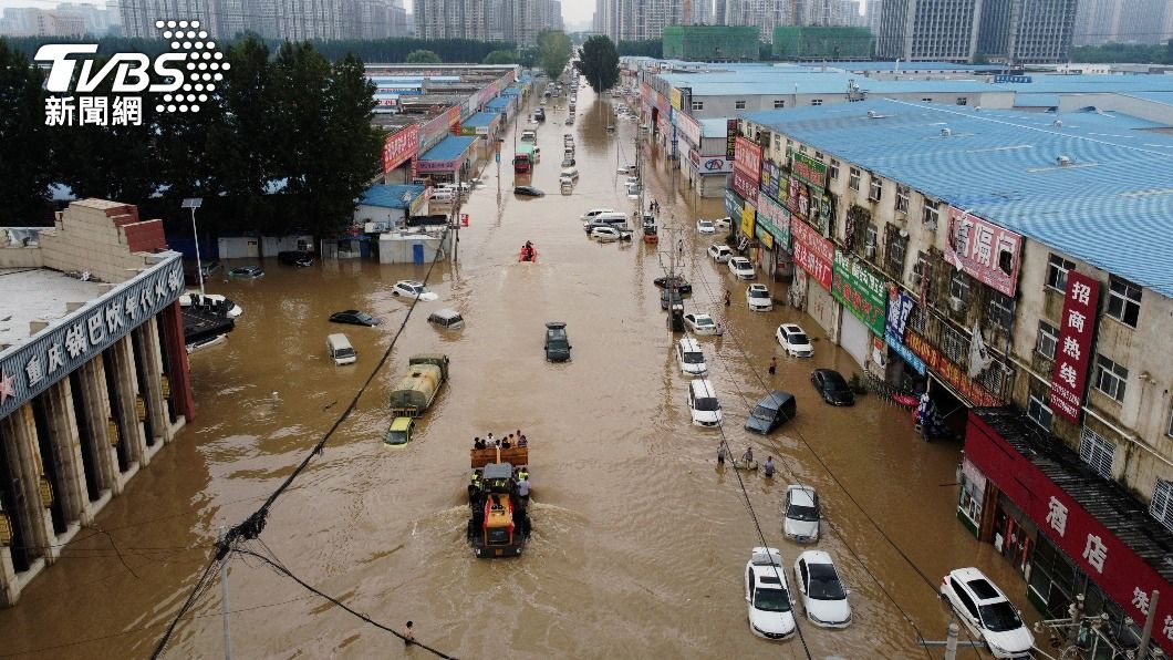 （圖／達志影像路透社） 陸河南大暴雨已33死8失聯　逾300萬人受災