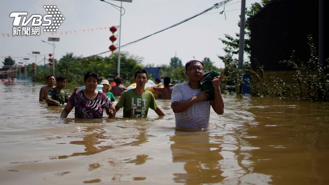 暴雨造成大陸河南省嚴重災情。（圖／達志影像路透社）