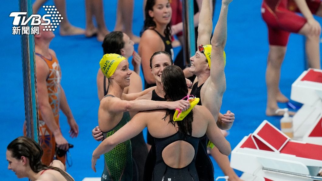 澳洲女子泳隊奪冠寫紀錄。（圖／達志影像美聯社）