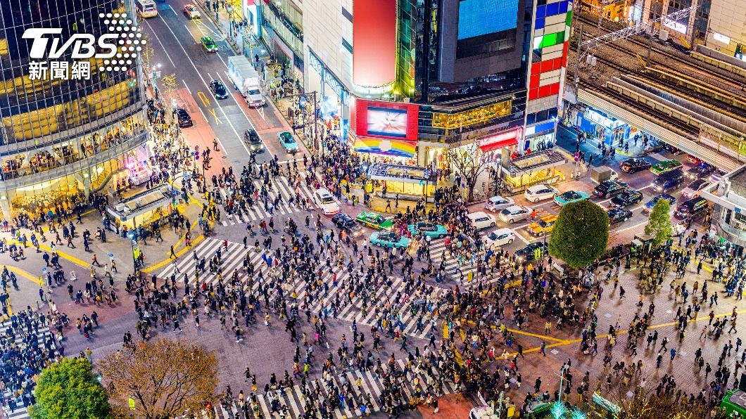 日本首都圈疫情急速擴大，東京都新增確診創新高。（示意圖／shutterstock達志影像）