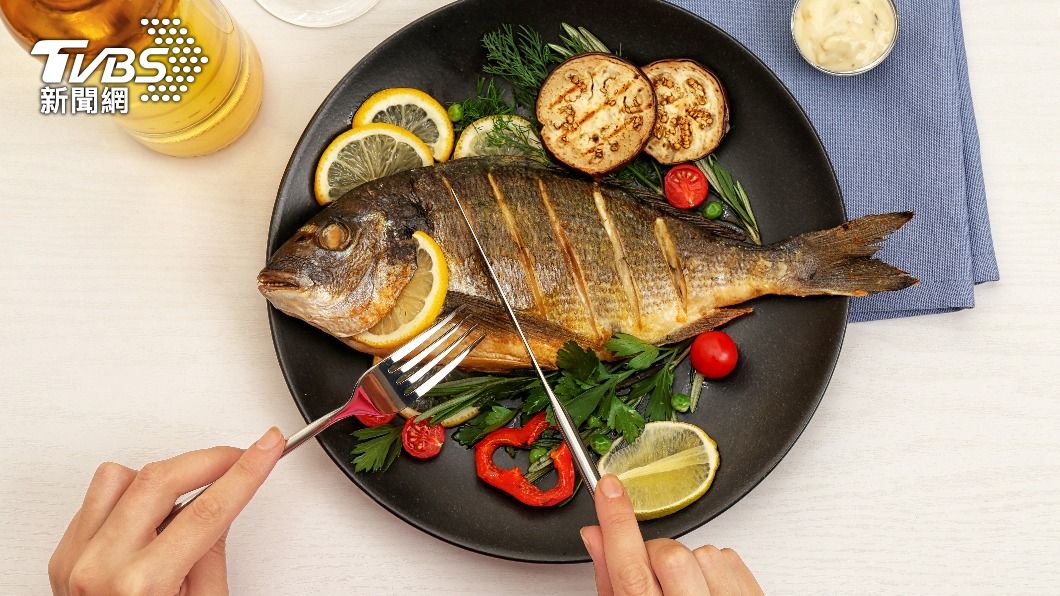 有研究證實經常吃魚和罹患皮膚癌有關。（示意圖／shutterstock達志影像）