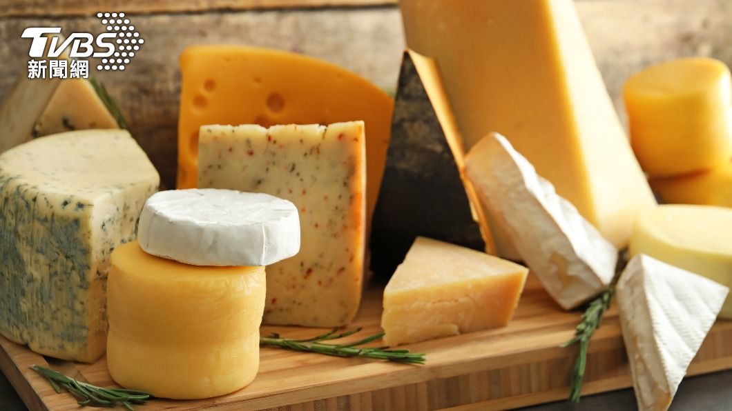 一般人會將起司、乳酪、乾酪，都認為是起司。（示意圖／shutterstock達志影像）