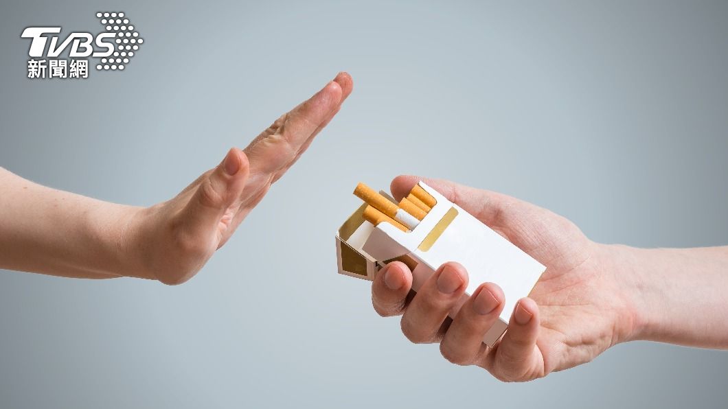 菸害防制法新法去年上路，禁菸年齡提高到20歲。（圖／shutterstock達志影像）