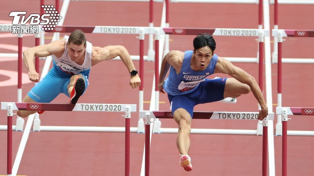 陳奎儒（右）今（4）日挑戰奧運田徑110公尺跨欄準決賽。（圖／麗台運動報）