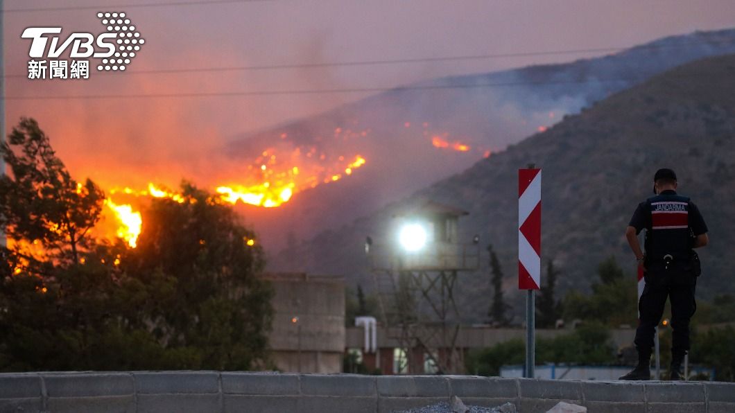 土耳其野火延燒。（圖／達志影像美聯社） 土耳其野火燒到燃煤發電廠　艾爾段：火勢史上最大