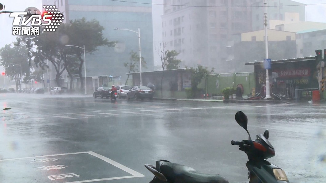 南臺灣近日受西南氣流影響，發生豪大雨。（圖／TVBS）