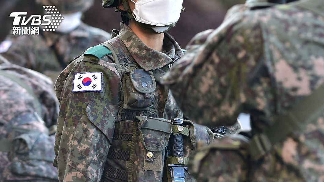 實施徵兵制的韓國，服役時間近年來雖較以前大幅下降。（示意圖／shutterstock達志影像）