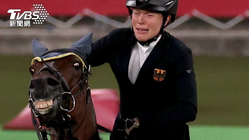 Re: [新聞] 馬耍賴狂後退！奧運選手「馬術0分」痛哭