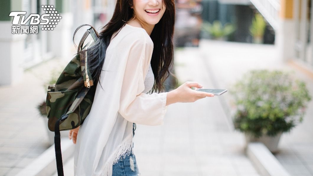 有人好奇是否「女生流汗也是香的」。（非當事人，示意圖／shutterstock 達志影像）