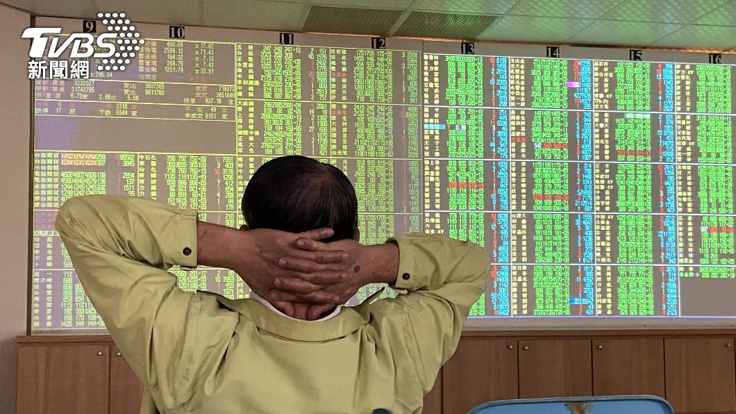 台北股市今天開盤跌105.25點。（圖／中央社資料照） 台股開盤慘摔　跌105.25點後翻紅