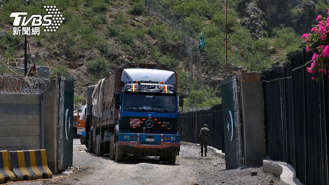 巴基斯坦內政部長阿邁德宣布，關閉近阿富汗主要邊界出入口。（圖／達志影像美聯社） 塔利班速奪佔阿富汗　巴基斯坦急關邊境關口