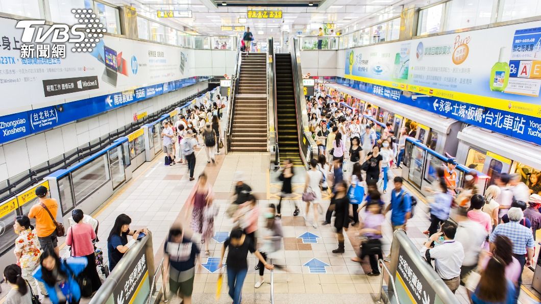 台北捷運是許多人移動的重要大眾交通工具。（圖／TVBS） 慎言！他抱怨女友不敢搭捷運很廢　千人因「這2字」炸鍋