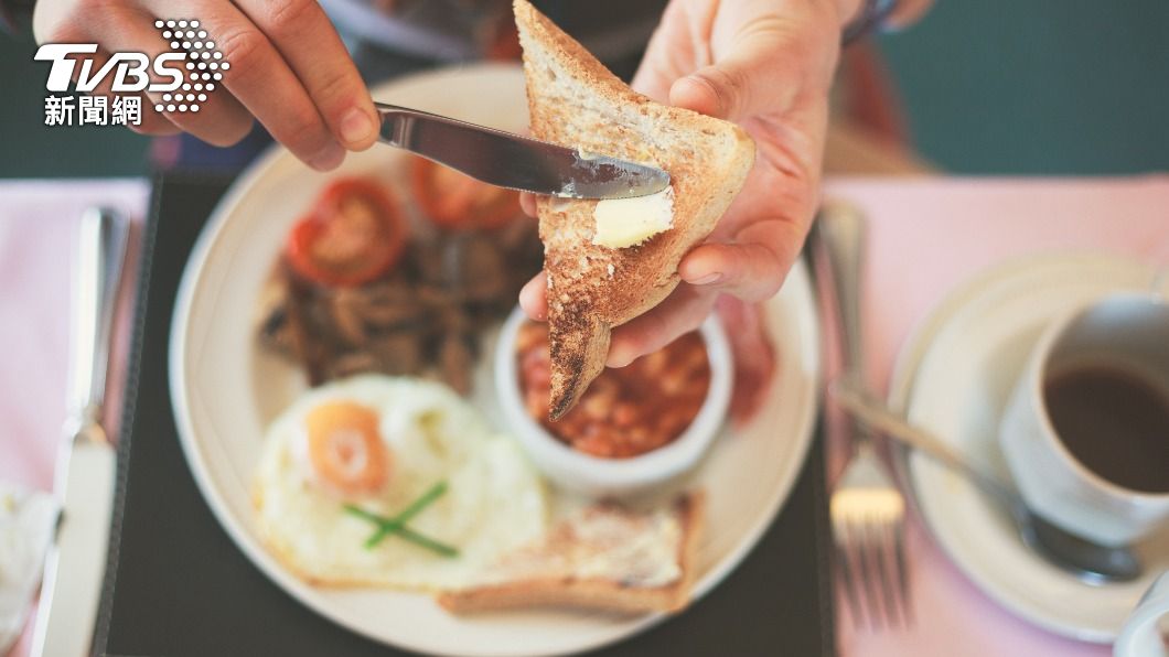 減重醫師認為，吃不吃早餐，好壞因人而異。（示意圖／shutterstock達志影像）