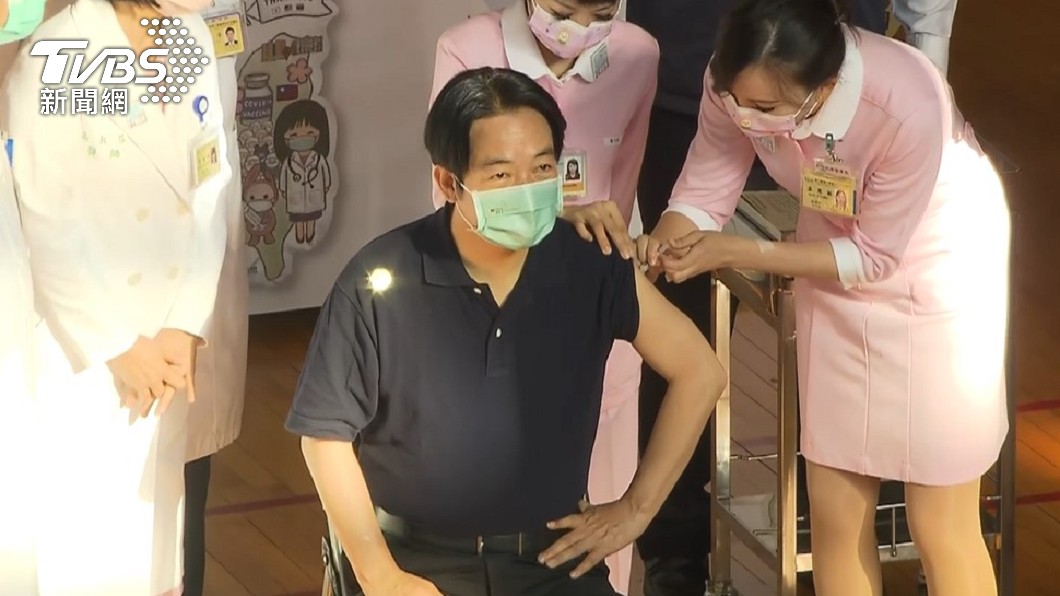 副總統賴清德今（27）日稍早接種高端疫苗。（圖／TVBS）
